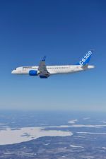 Bombardier CS300航空機、初飛行に成功