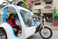 富士通、ベンチャーの「GMS」とフィリピンでの電動三輪タクシー普及で実証開始