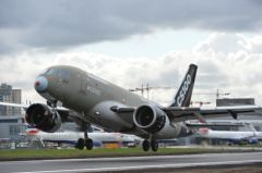 Bombardier C Series航空機、ロンドン・シティ空港―ニューヨーク・ジョン・F・ケネディ国際空港間の大西洋横断無着陸飛行を完了