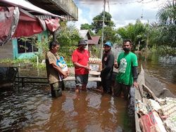 Rimba Raya Distributes Covid-19 Aid Packages in 14 Villages around Seruyan River